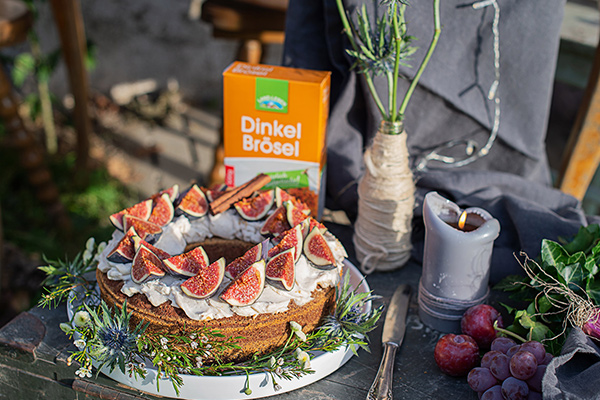 Schokoladiger Feigen Kuchen mit Zimtcreme