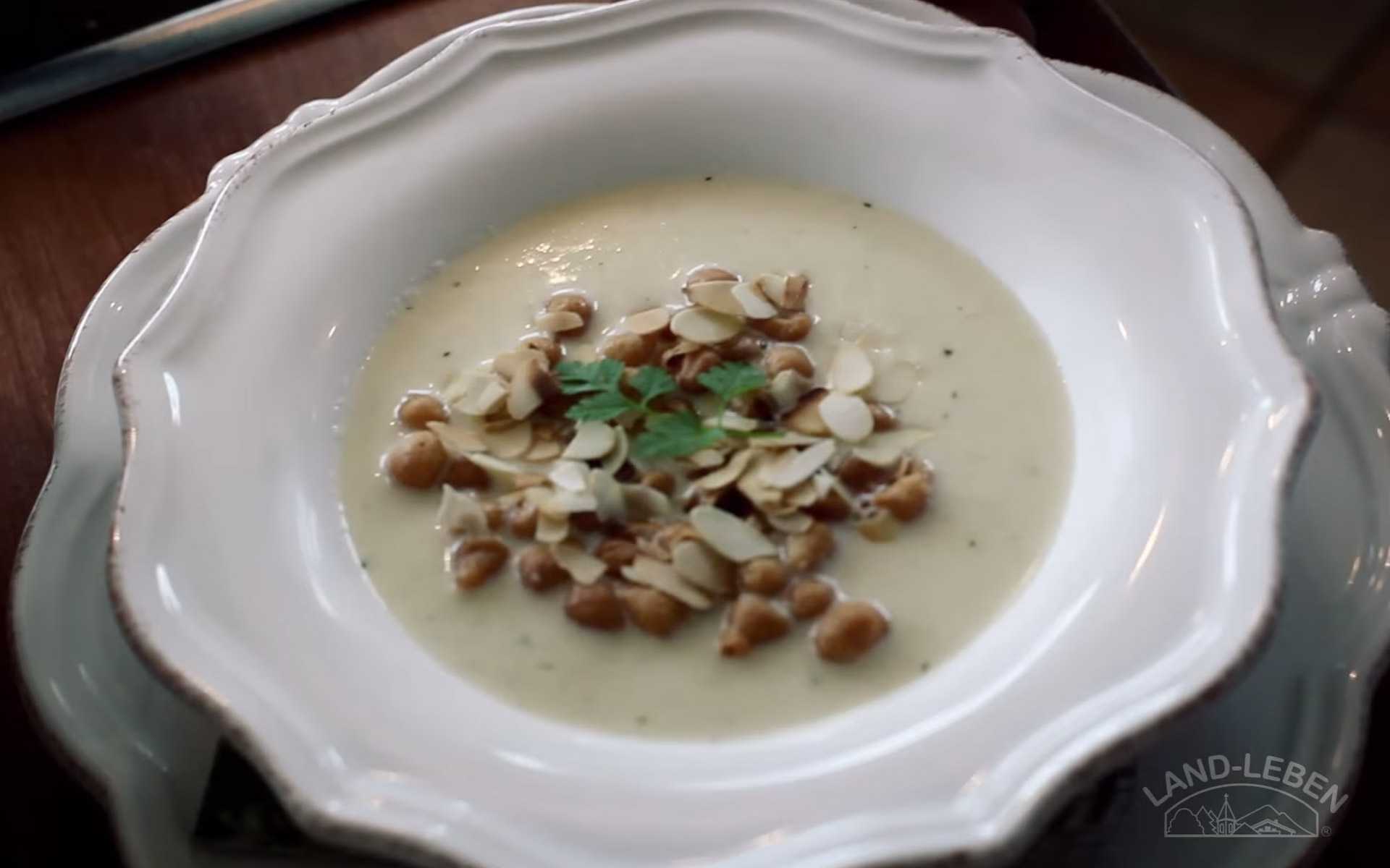 Frothy parsley root soup