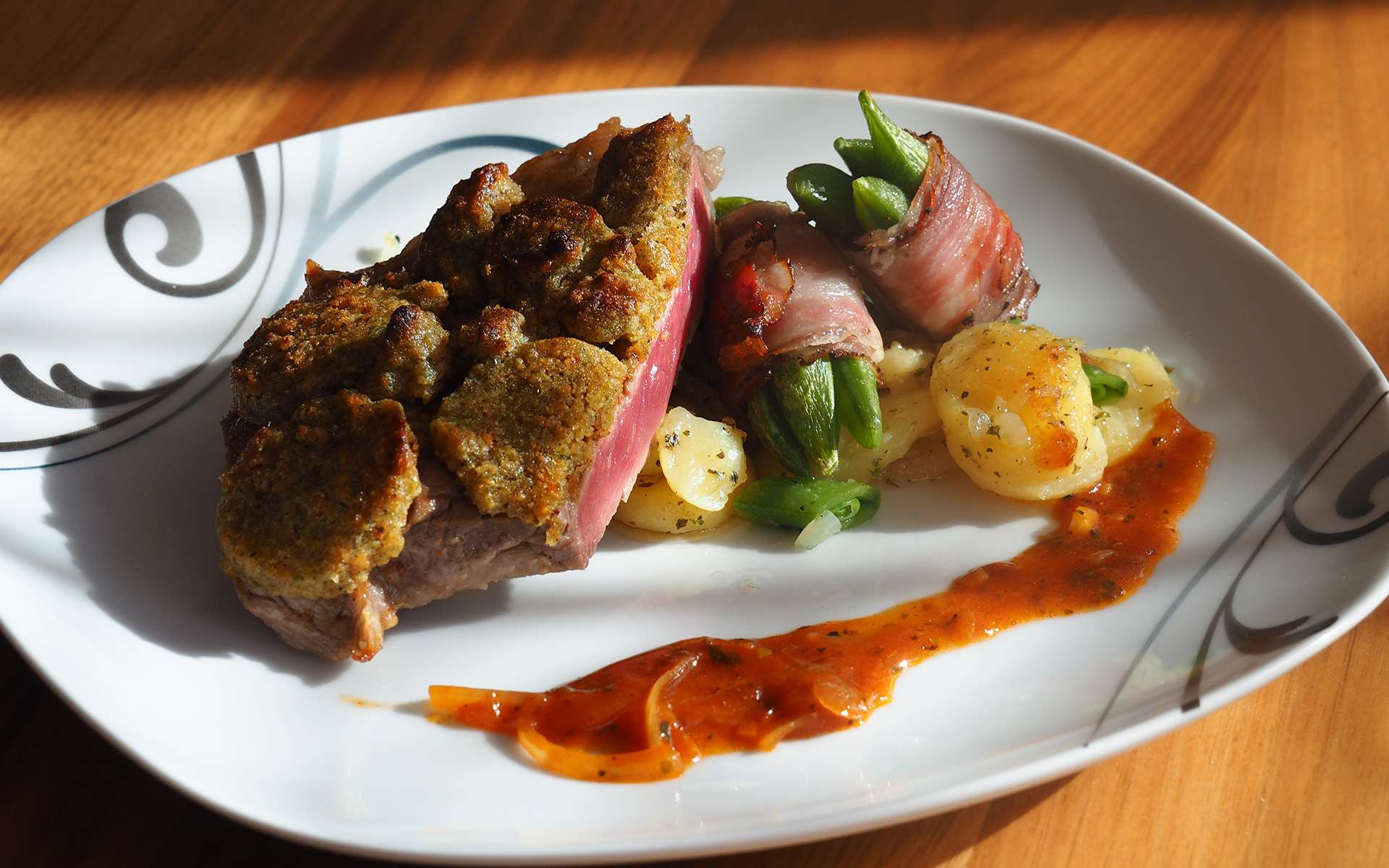 Sliced roast beef under a Soup & Snack Pearl crust