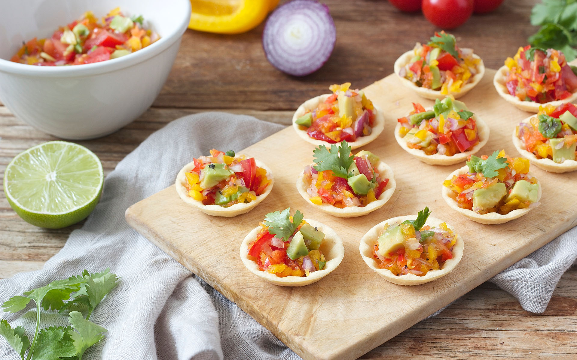 Party Cups mit Salsa