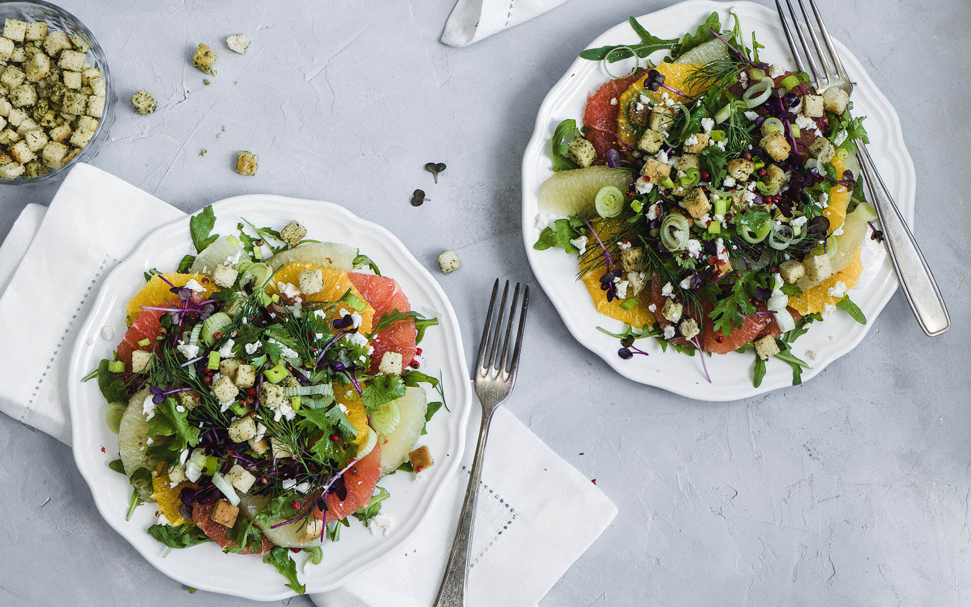 Zitrus-Kräuter-Salat mit LAND-LEBEN Kräuter Croutons