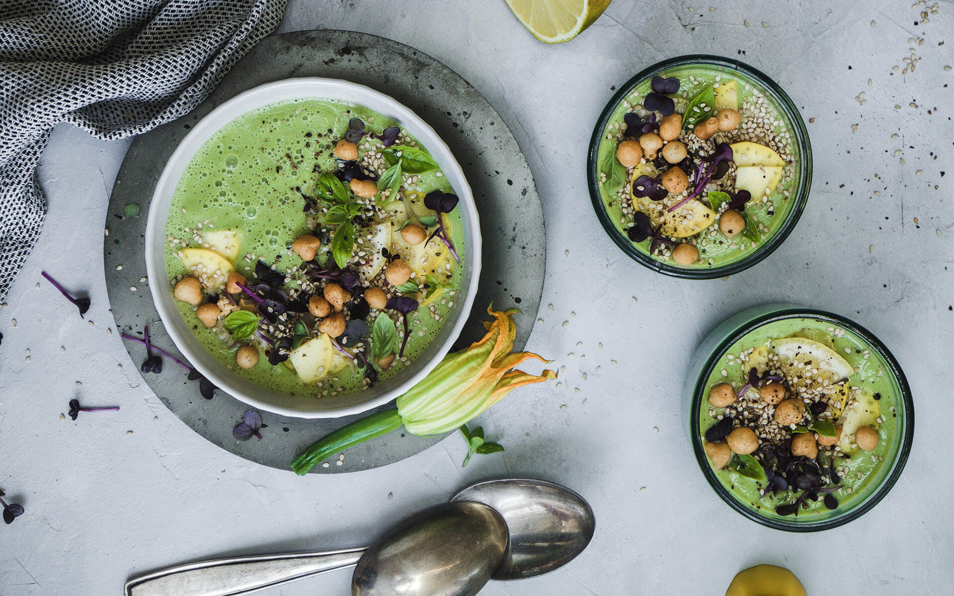 Zucchini-Zitronen-Sommersuppe