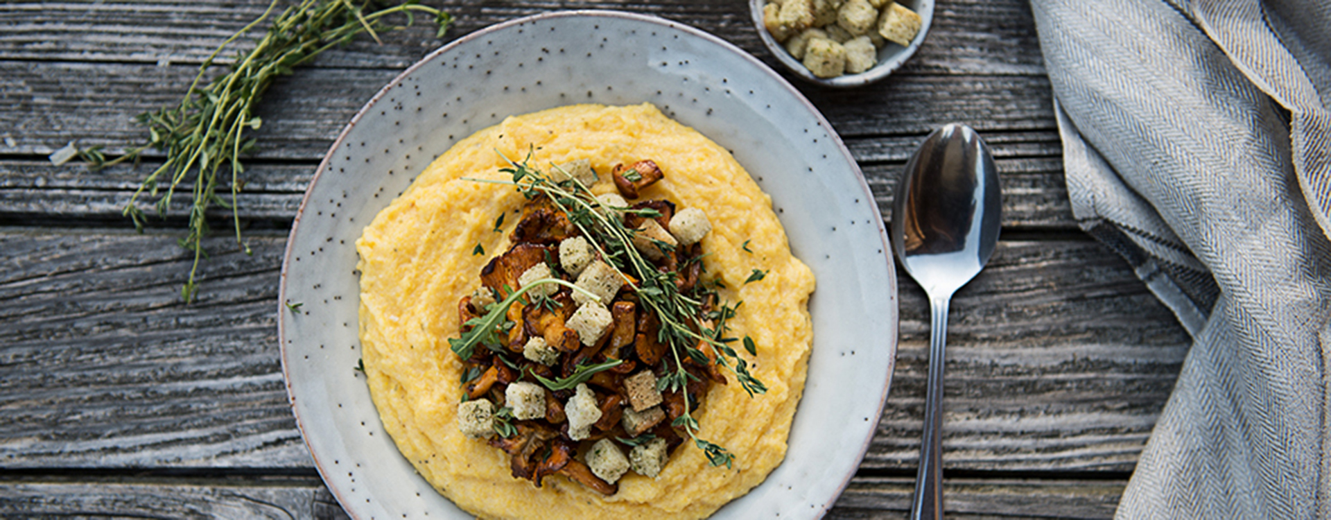 Creamy polenta with mushrooms & croutons