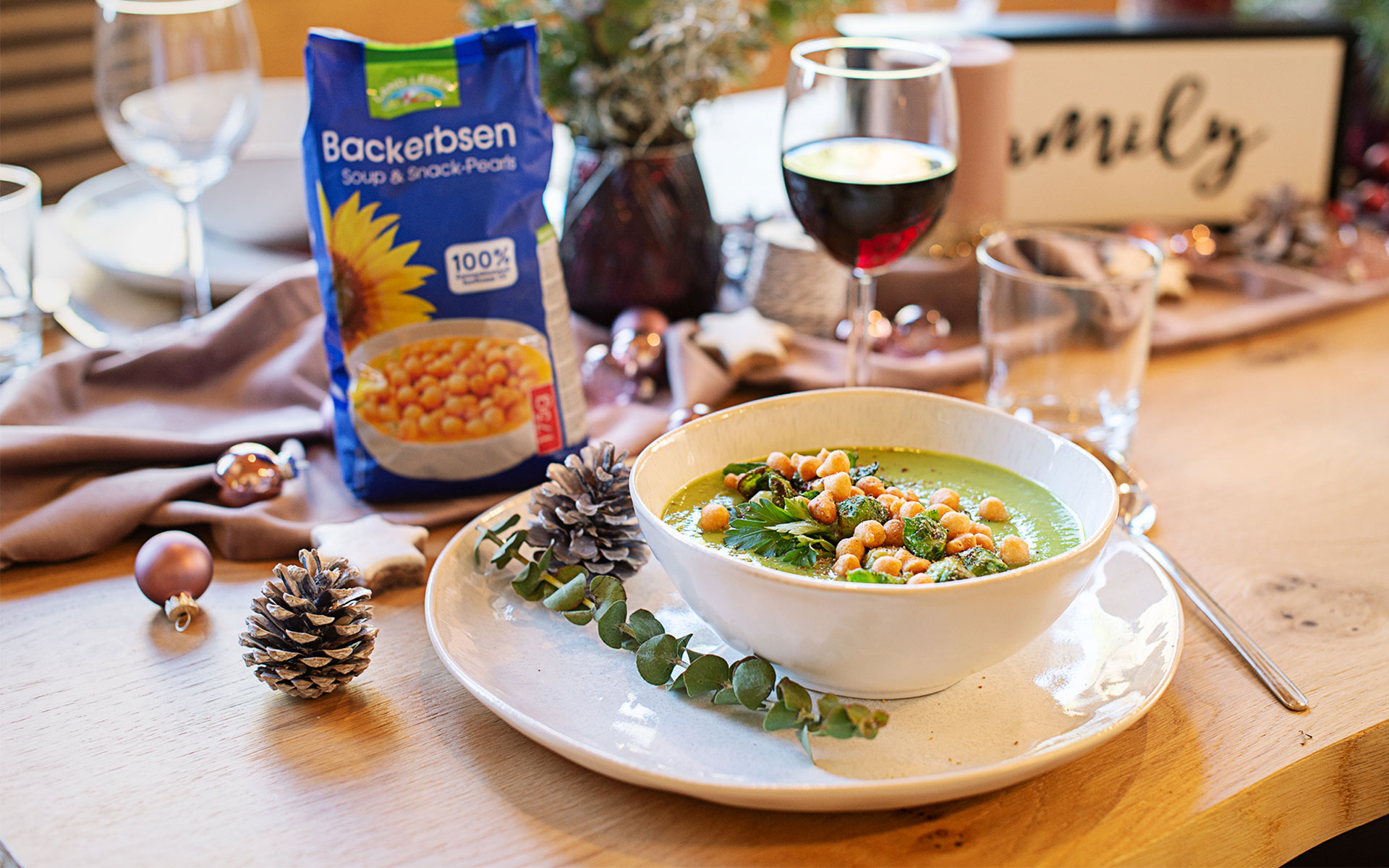 Erbsensuppe mit Kohlsprossen & Backerbsen