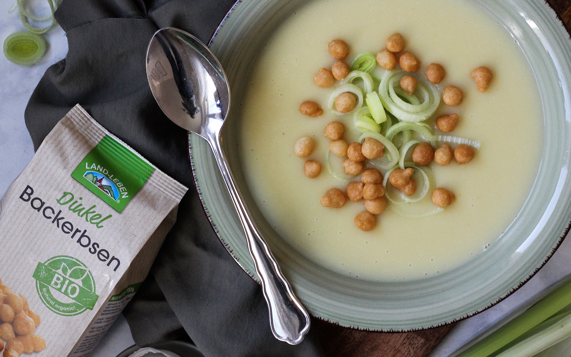 Kartoffel-Lauch-Suppe mit BIO Dinkel Backerbsen