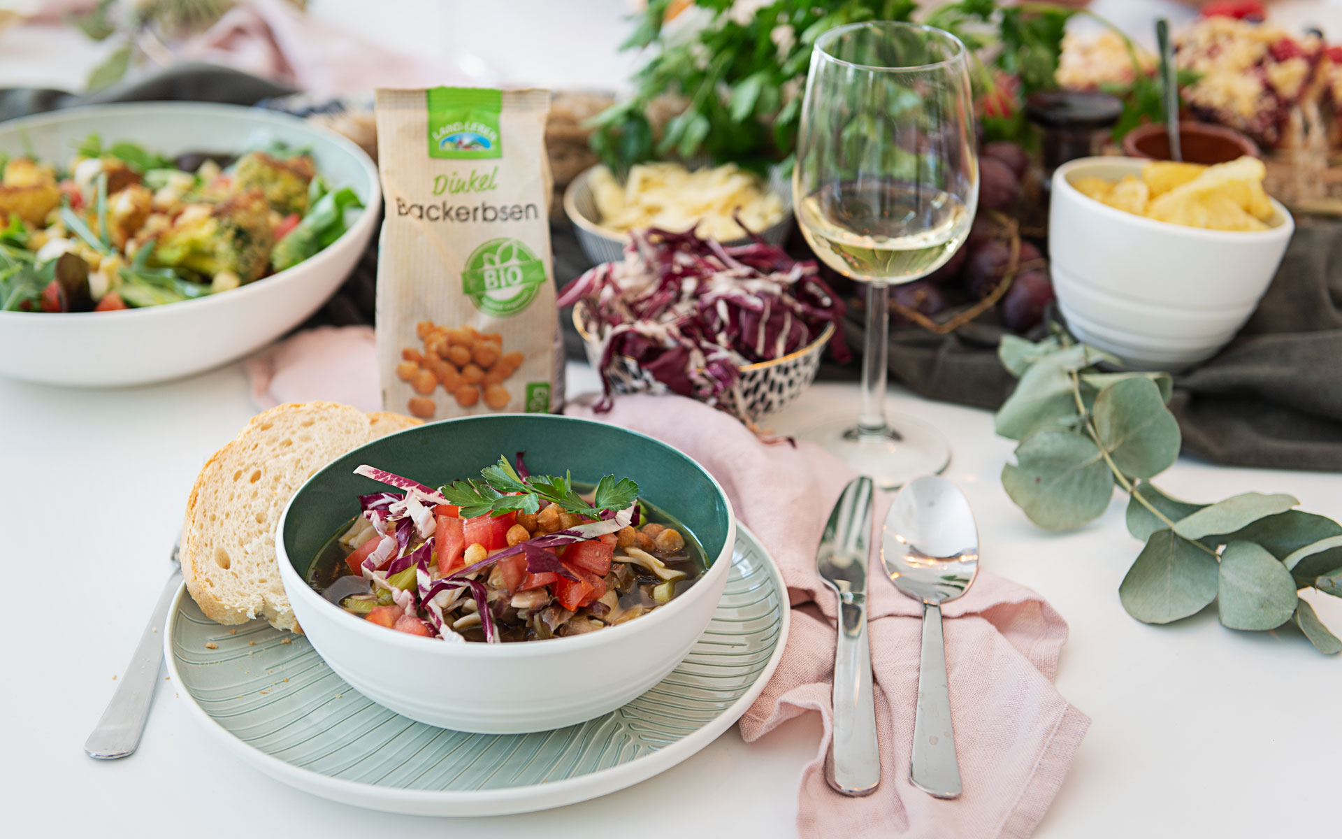 Gemüse Minestrone mit Backerbsen