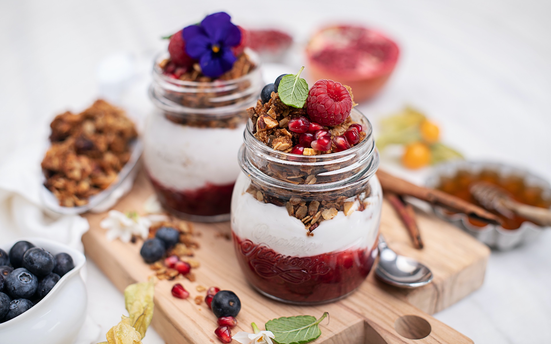 Veganes Müsli Frühstück im Glas