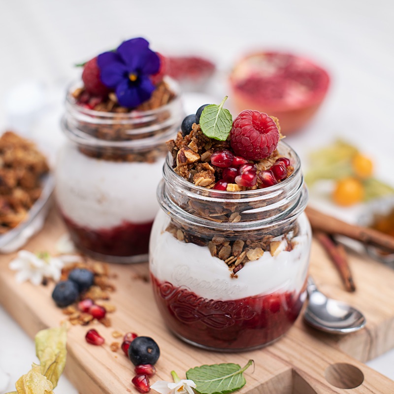Veganes Müsli Frühstück im Glas