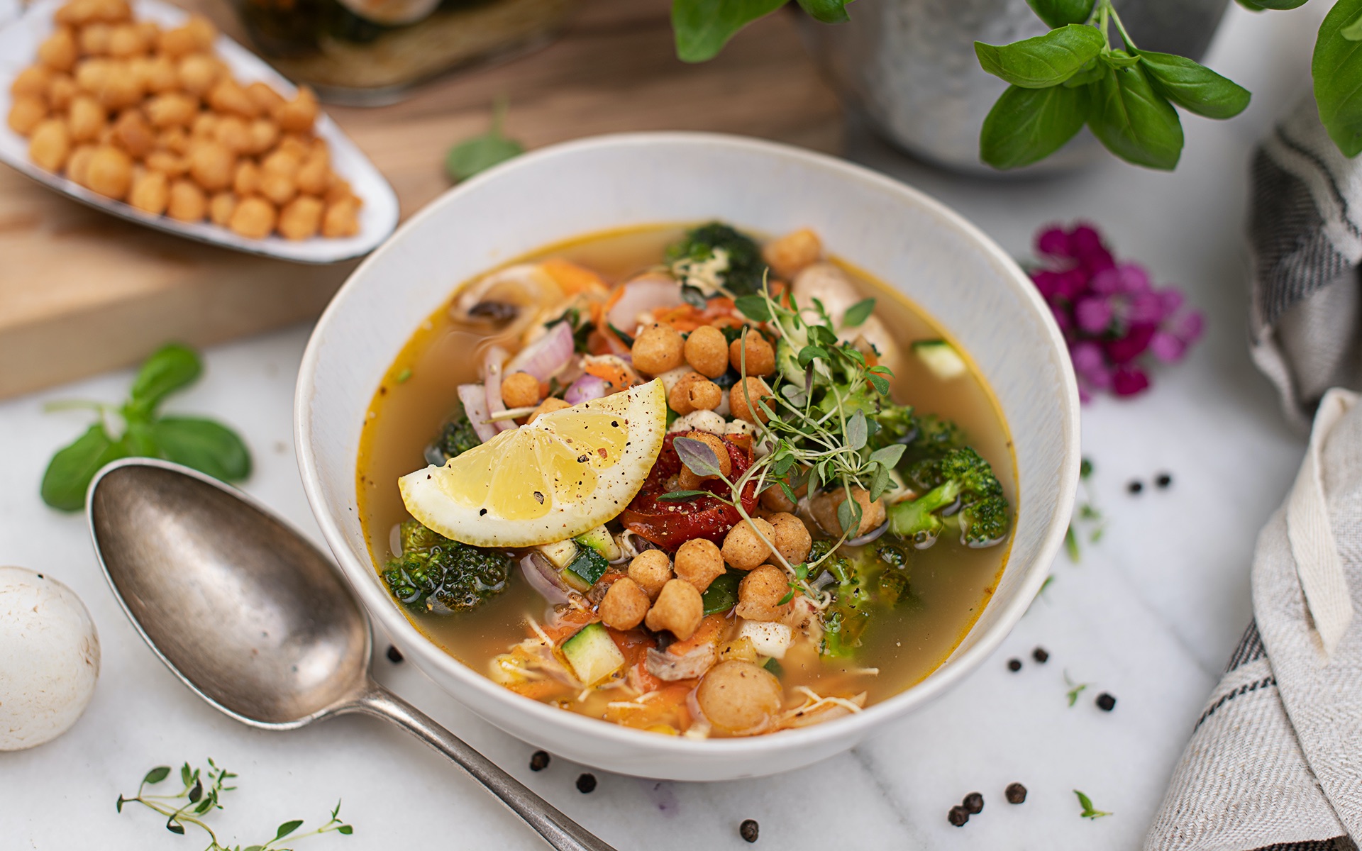 Meal Prep - hausgemachte Nudelsuppe